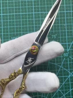 7 Inch Golden Monkey Hair Scissors Japan 440C Steel Cutting Scissors Color Diamond Screws