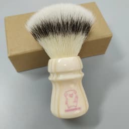 Dscosmetic Pink Piggy CN6 Synthetic Hair with Resin Handle for Man Wet Shaving