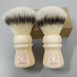 Dscosmetic Pink Piggy CN6 Synthetic Hair with Resin Handle for Man Wet Shaving
