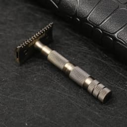 Yaqi Travel Razor With Leather Pouch for Men