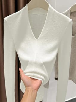 AOSSVIAO Autumn Winter Black V-Neck Women's Pullover Long Sleeve Slim Fit Soft Knit Sweater Soft Versatile Basic Layering Tops
