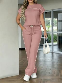 New Spring‑Autumn Women’s Color‑Contrast Stitching Two‑Piece Outfit. Crew‑neck short‑sleeve top with decorative pockets, drawstring high‑waist wide‑leg trousers with side practical pockets. Made of stretchy & soft fabr