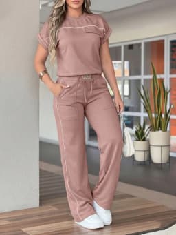 New Spring‑Autumn Women’s Color‑Contrast Stitching Two‑Piece Outfit. Crew‑neck short‑sleeve top with decorative pockets, drawstring high‑waist wide‑leg trousers with side practical pockets. Made of stretchy & soft fabr