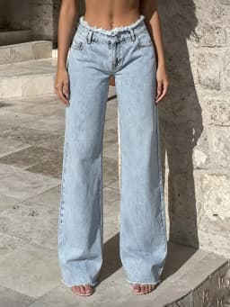 Light Blue Raw-Hem Straight-Leg Jeans for Women, High-Waisted Relaxed-Fit Full-Length Trousers with Raw Hem