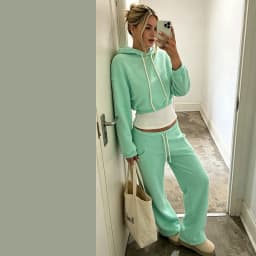 Women Soft Fabric Loungewear Two Piece Set Cropped Drawstring Hoodie Top Elastic Waist Wide Leg Sweatpants Street Tracksuit