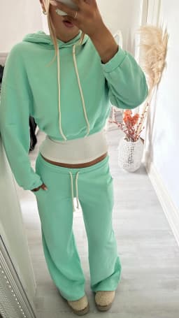 Women Soft Fabric Loungewear Two Piece Set Cropped Drawstring Hoodie Top Elastic Waist Wide Leg Sweatpants Street Tracksuit