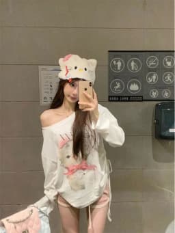 Cute Cat White Oversize Long Sleeve T Shirt Women Casual Off Shoulder Tops Spring Fall Basic Tees Korean Gentle Female