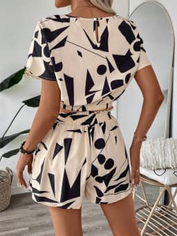 Women's Fashion Two-Piece Set - Leaf Pattern Printed Waist-Cinching Short-Sleeved T-Shirt + Printed Shorts Set