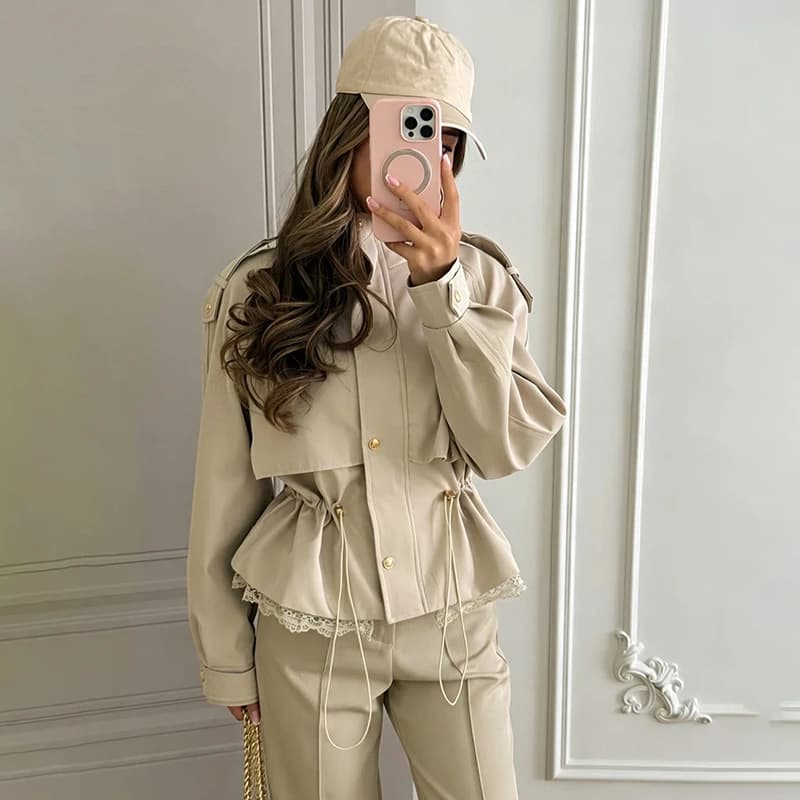 Women Lace Hem Cropped Trench Jacket Stand Collar Epaulet Button Closure Drawstring Waist Side Windbreaker Coat Ladies Outerwear