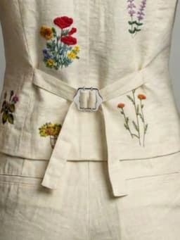 Spring Summer Autumn Linen Gilet with Unique Random Embroidery, Elegant Versatile Commuter Outer‑wear Vest