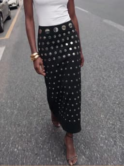 Heavy-duty heat-set rhinestone black half-length skirt with rivets, fashionable women’s clothing, polka dots, elegant, long styl