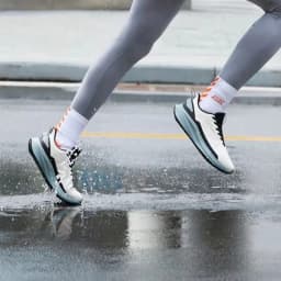 361 Degrees Fengyi Rainblock Men Running Shoes Water Repellent Anti-Slip Grippy Cushioning Airy Male Sneakers 672532231