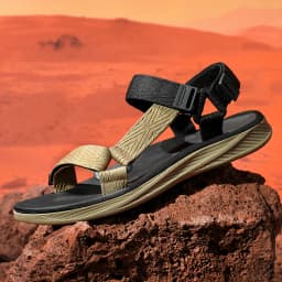 Classic Black Men's Outdoor Casual Sandals Anti-Slip Breathable Beach Holiday Sports Sandals for Summer Walking Size 40-45
