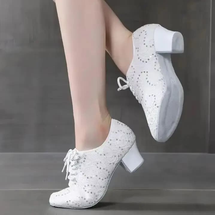 White Latin Dance Shoes Women Adult Indoor Soft Soles Professional Square Modern Dance Sneakers Women Jazz Dancing Shoes Black