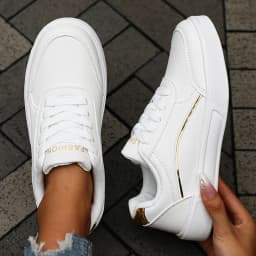 2025 Fashion Women's Black Sneakers Stylish Low Top Design Comfortable Lace Up Fit Versatile Casual Shoe Trendy Fashion Footwear