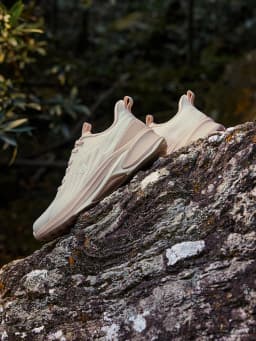 361 Degrees Fengya SE Women's Sports Shoes Leather Outdoor All-Terrain Versatile Retro Wear-resistant Female Sneakers 682522251