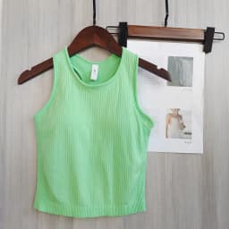 Women's Sleeveless Slim-Fit Sports Tank Top with Built-in Bra Pads - Breathable, Quick-Dry for Running & Yoga
