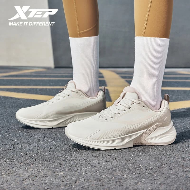 Xtep Women's Running Shoes 2025 Winter Comfortable Wear-Resistant Breathable Shock Absorption Stability Sneakers 875418110016