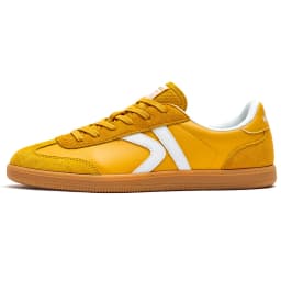 Kelme German Training Shoes Lightweight Retro Sneakers Comfortable Casual Shoes Outdoor Sports Fitness Running White Shoes