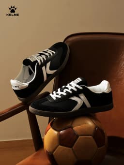 Kelme German Training Shoes Lightweight Retro Sneakers Comfortable Casual Shoes Outdoor Sports Fitness Running White Shoes