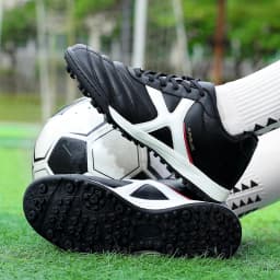 New Men Soccer Shoes Sneakers High-quality Match Light Futsal Cleats Football Boots Non-Slip Grass Indoor Hot-selling Outdoor