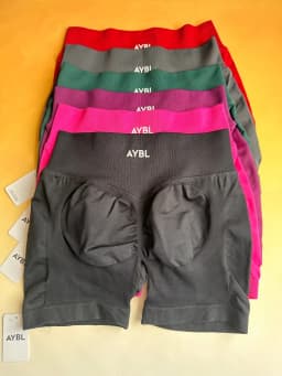 Brand Seamless Yoga Shorts — Butt-Lifting Fitness Shorts, Women's Stretchy Compression Shorts, Moisture-Wicking