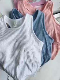 Breathable Sweat-Wicking Sports Sleeveless Tank Top, Ideal for Running, Fitness Training & Yoga
