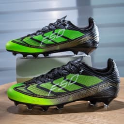 New Men Football Boots Grass Outdoor Sport Training Shoes Match Non-Slip Soccer Shoes Professional Ultralight Sneakers Unisex