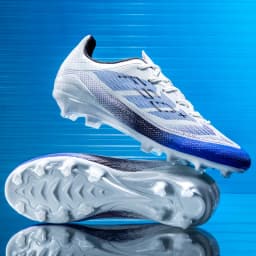 New Men Football Boots Grass Outdoor Sport Training Shoes Match Non-Slip Soccer Shoes Professional Ultralight Sneakers Unisex
