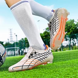 New Men Professional Soccer Shoes Non-slip Football Boots Unisex Breathable Futsal Sports New Cleats Drop Shipping Ultralight