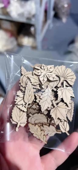 40PCS Natural Wood Leaves Hanging Chips Scrapbooking Wooden Slice Embellishment Ornaments Home Decoration Tools DIY Crafts 28mm