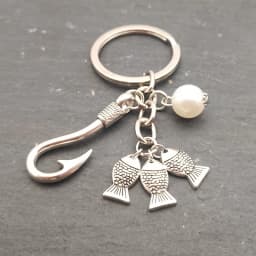 Creative Keychain 26 Letters Fish Hook Pearl Irregular Pendant Goldfish Key Chains Men Women Charm Bag Key Wallet Jewelry Gift