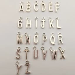 Creative Keychain 26 Letters Fish Hook Pearl Irregular Pendant Goldfish Key Chains Men Women Charm Bag Key Wallet Jewelry Gift