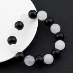 Anime Fruits Basket Kyo Sohma Bracelet White Red Crystal Beads Bangle Bracelets for Women Men Cosplay Props Jewelry