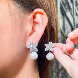 CWWZircons Noble White Gold Color Dangle Drop Pearl Cubic Zirconia Lovely Geometric Flower Earrings for Women Chic Jewelry CZ973