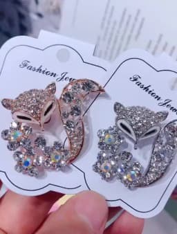 Ladies Fox Brooch Women's Simple Fashion Corsage Sweater Coat Accessories Brooch For Women Animal Party Wedding Brooches Pins