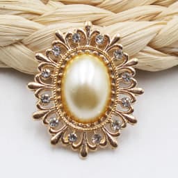 10 Pieces of 24 * 28MM Alloy Diamond Pearl Buttons Fashion Gorgeous Wedding Party Holiday Creative DIY Beautiful Decorative Acce