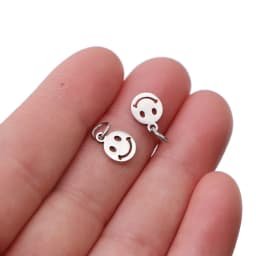 10pcs/lot 7X11.5mm Stainless Steel Small Smile Face Charm Pendant For Women DIY Jewelry Making Charms Wholesale