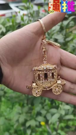 Fashion Alloy Keychain with Big water-drop Rhinestone Cartoon Pumpkin Carriage Keychain Golden Carriage Pendant Female Bag Acces