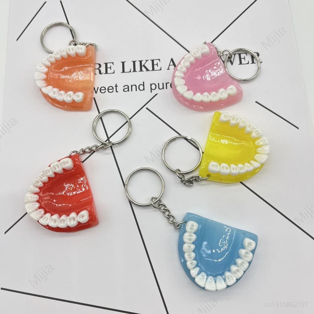 Funny Resin Tooth Key Chain Dentist Pendant Simulation Mini Denture Keychain for Bag Hanging Ornament Car Key Rings Gifts