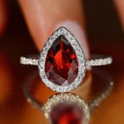 Huitan Hot Sale Water Drop Design Women Ring Micro Paved Crystal Zircon Elegant Bridal Wedding Engagement Jewelry Ring for Lover