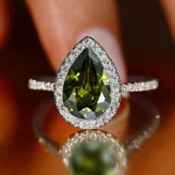 Huitan Hot Sale Water Drop Design Women Ring Micro Paved Crystal Zircon Elegant Bridal Wedding Engagement Jewelry Ring for Lover