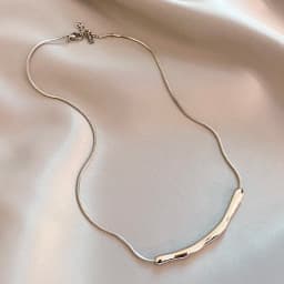 European and American Fashion Simple Stainless Steel Gold Color Collarbone Chain For Women’s Fashion Short Necklaces Jewelry