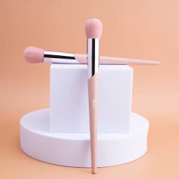 1pcs Makeup Brush Face Contour Powder Foundation Bronzer Cream Blush Eyeshadow Smudge Eyeliner Fashion Fenty Style Beauty Tool