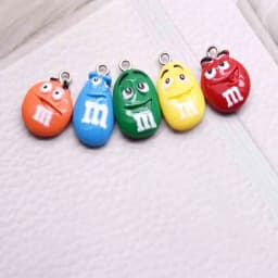 10pcs Cute Cartoon 5 Colors M Beans Emoticon Resin Flatback Charms For Pendant DIY Earrings Necklace Jewelry Accessories Finding