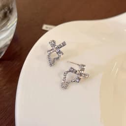 New Irregular Mussel Stud Earrings Women Unique Personality Small Flower Leaf Pearl Heart Earrings Wedding Jewelry Birthday Gift