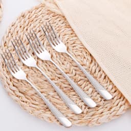 7.95“ Food Grade Stainless Steel 304 Gold Plated Dinner Forks Set Dishwasher Safe Salad Fork Table Fork Set With Hammered Handl