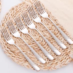 7.95“ Food Grade Stainless Steel 304 Gold Plated Dinner Forks Set Dishwasher Safe Salad Fork Table Fork Set With Hammered Handl