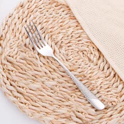 7.95“ Food Grade Stainless Steel 304 Gold Plated Dinner Forks Set Dishwasher Safe Salad Fork Table Fork Set With Hammered Handl