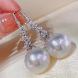 Huitan Gorgeous Flower Imitation Pearl Earrings Women Luxury Inlaid Sparkling CZ Stone Fashion Wedding Jewelry Wholesale Lots